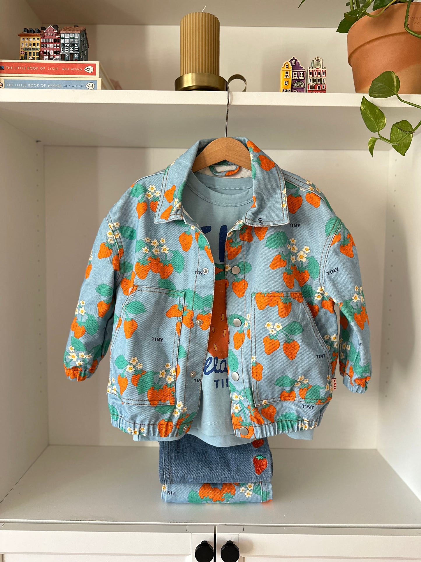 [TINYCOTTONS] Strawberries Jacket - Denim Blue