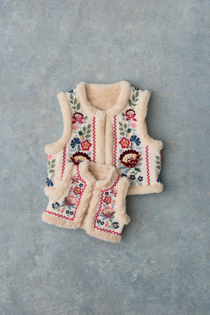 [Louise Misha]Sleeveless Jacket Librana - Cream