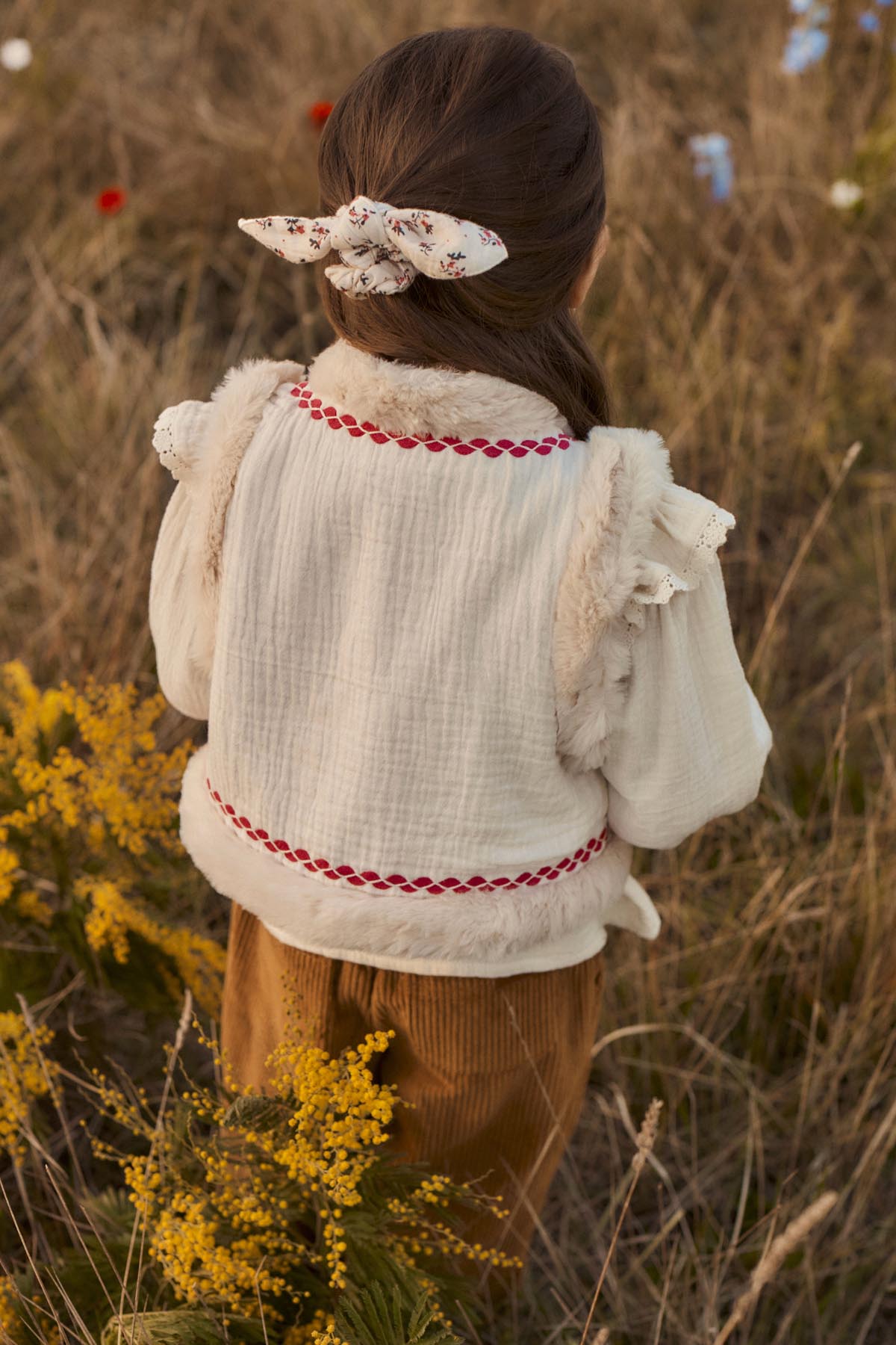 [Louise Misha]Sleeveless Jacket Librana - Cream