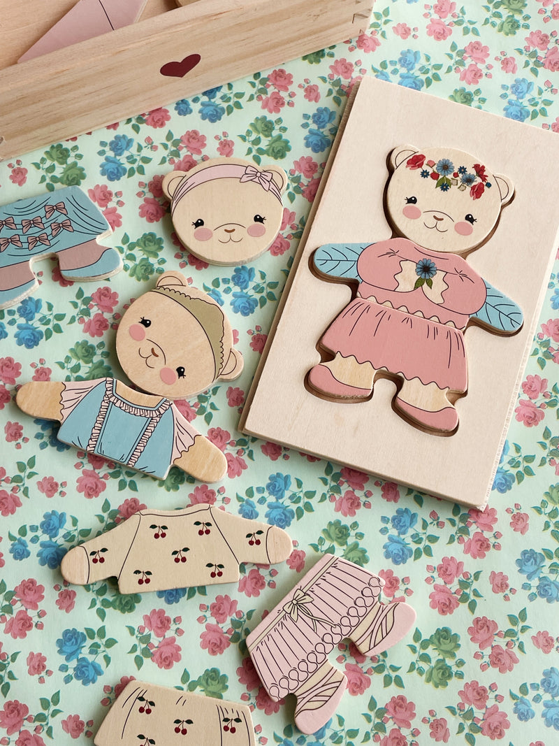 [Konges slojd] Wooden Teddy Dress Up Puzzle FSC -Dusty Pink