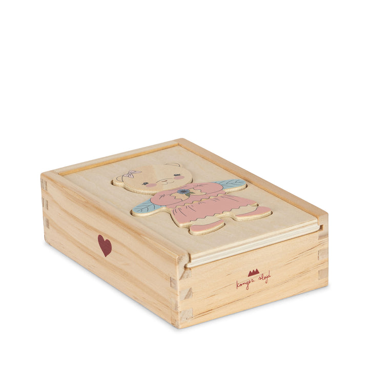 [Konges slojd] Wooden Teddy Dress Up Puzzle FSC -Dusty Pink