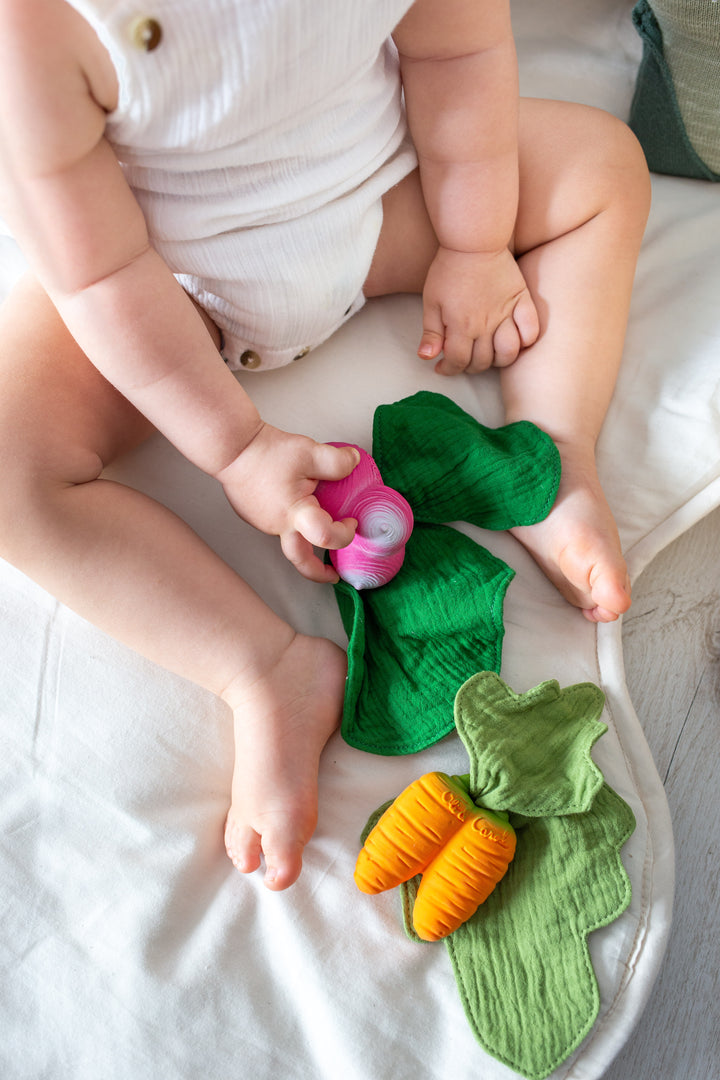 [Oli&Carol] Ramona the Radish Mini Doudou Teether