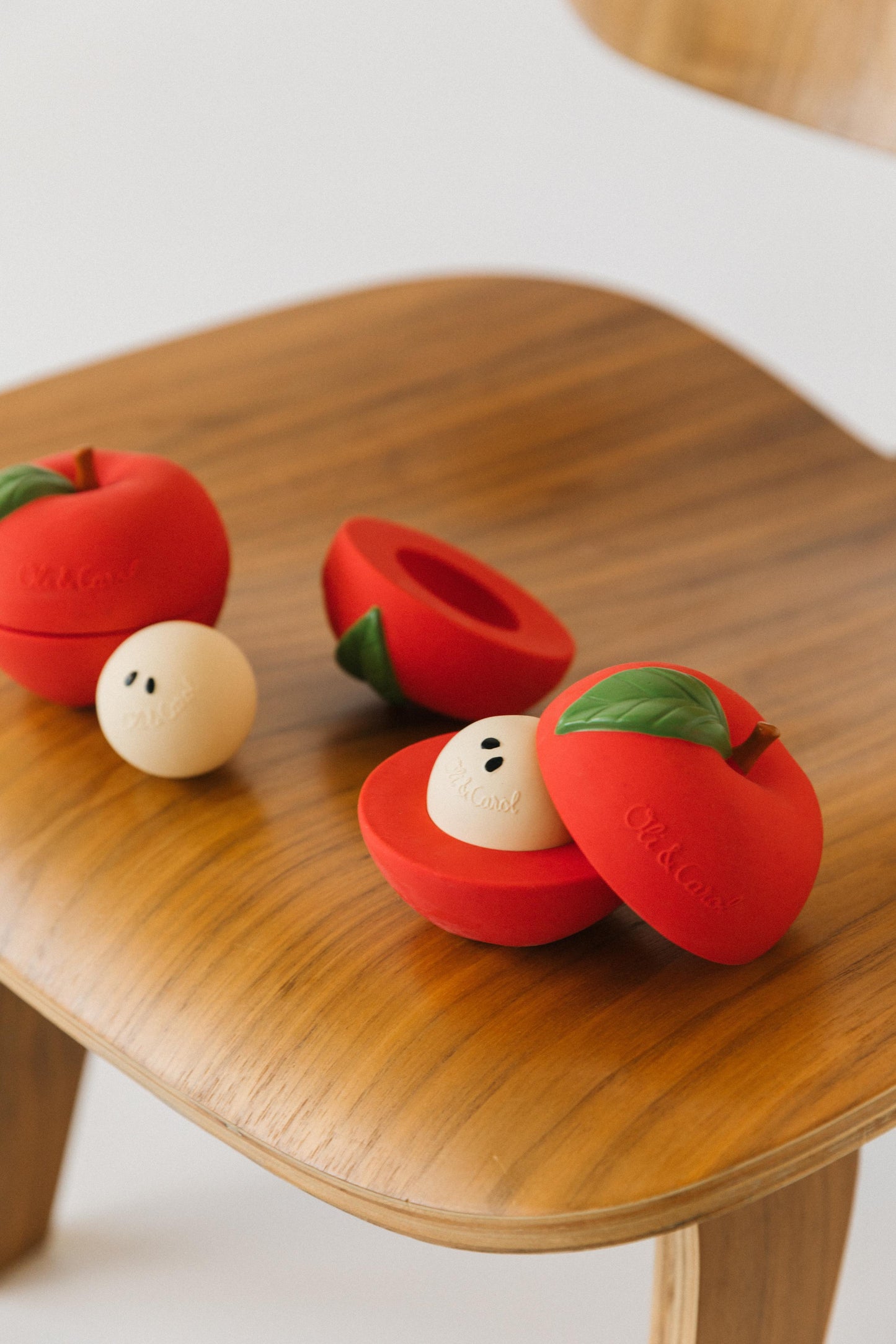[Oli&Carol]Apple Stackable Toy & Rattle Ball