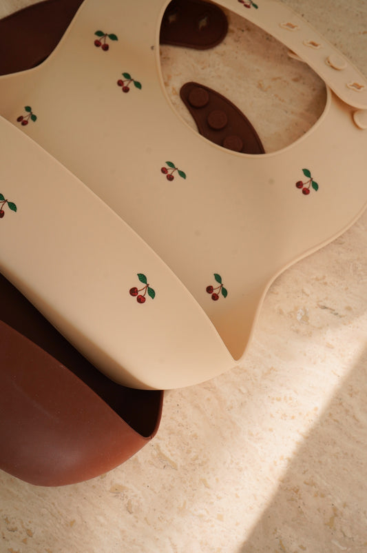 [Konges slojd]2-Pack Silicone BIbs-Cherry/Mocca