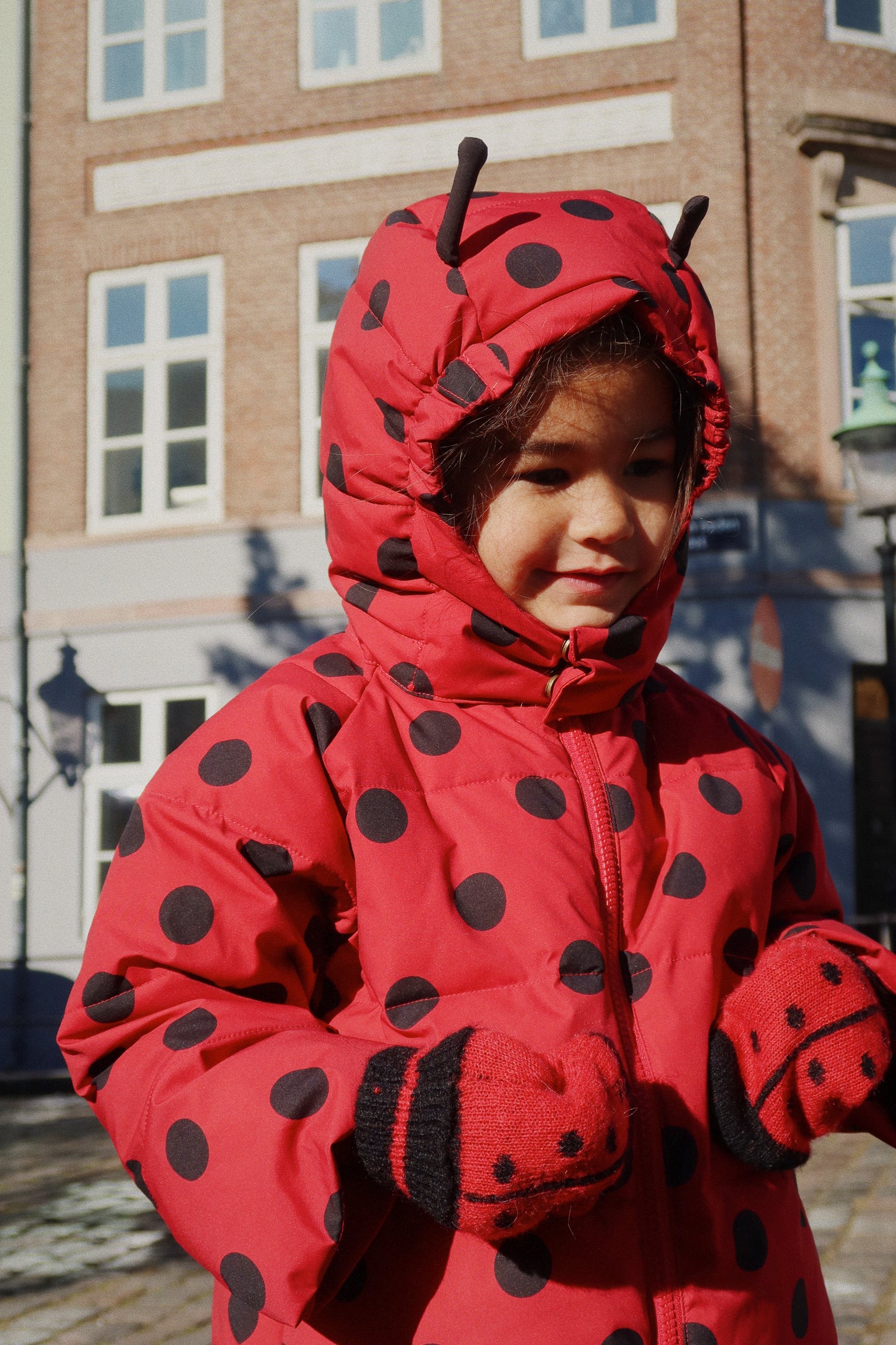 [Konges Slojd] Ladybug Mittens - Barbados Cherry