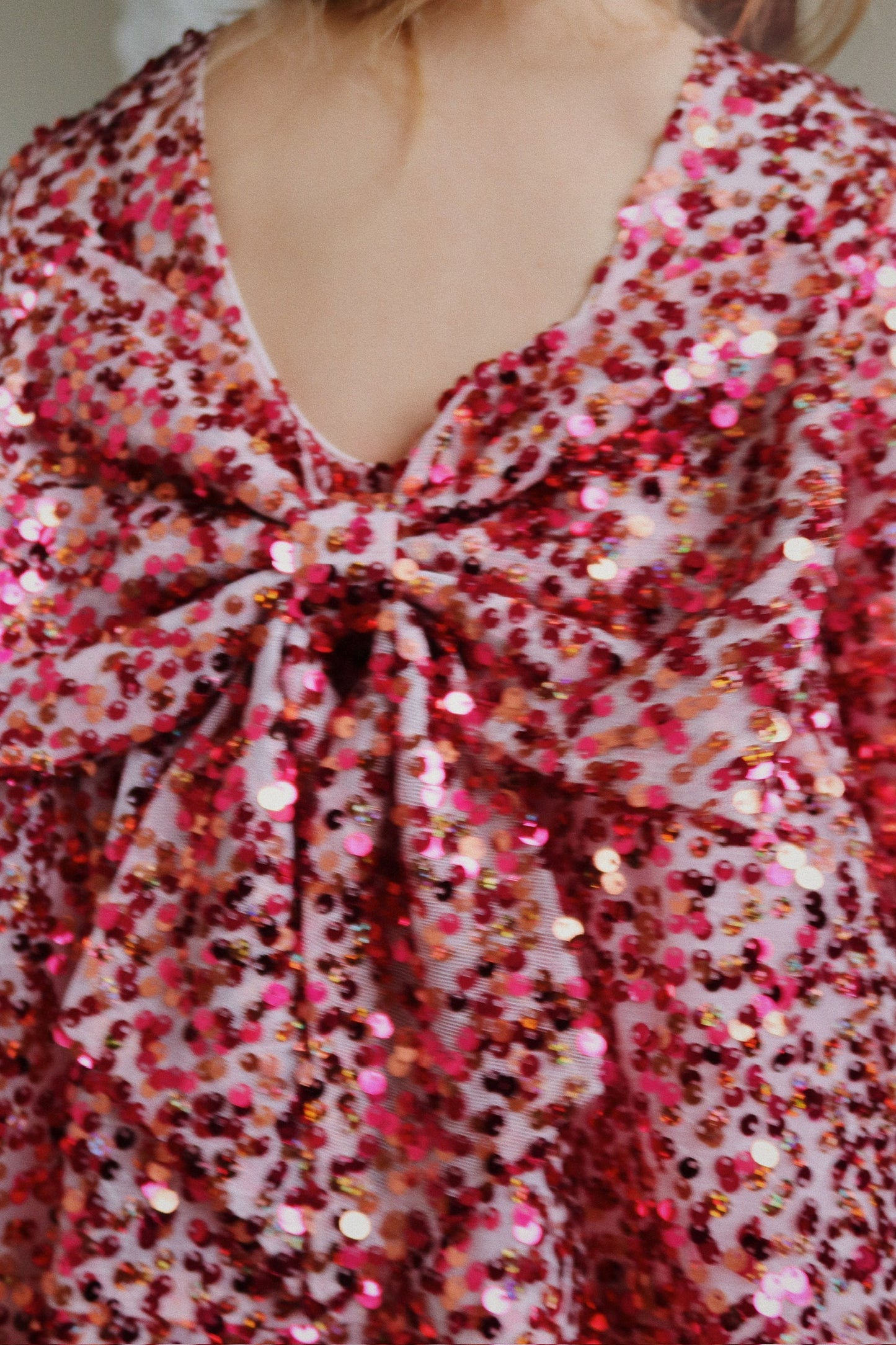 [Konges slojd] Lila Sequins Bow Dress - Sparkling Sangria